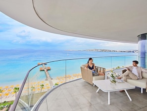 Minibar, coffres-forts dans les chambres, Wi-Fi gratuit, draps fournis