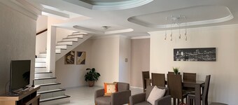 House 3 suites with pool