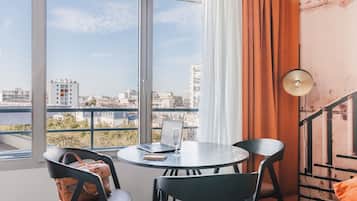 Apartment | Living area | 43-inch Smart TV with satellite channels, TV, offices