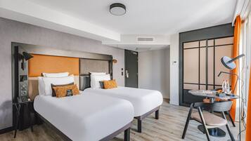 Studio, 2 Twin Beds | 1 bedroom, desk, free WiFi, bed sheets