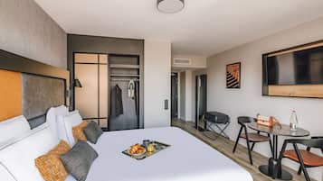 Studio, 1 Double Bed | 1 bedroom, desk, free WiFi, bed sheets