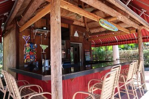Bar (on property) - Disney Family fun private pool/game room/theme room Weekly/Monthly Discount (Davenport)