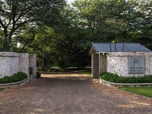 Exterior - Mbano Manor Hotel Victoria Falls By Mantis (Victoria Falls)