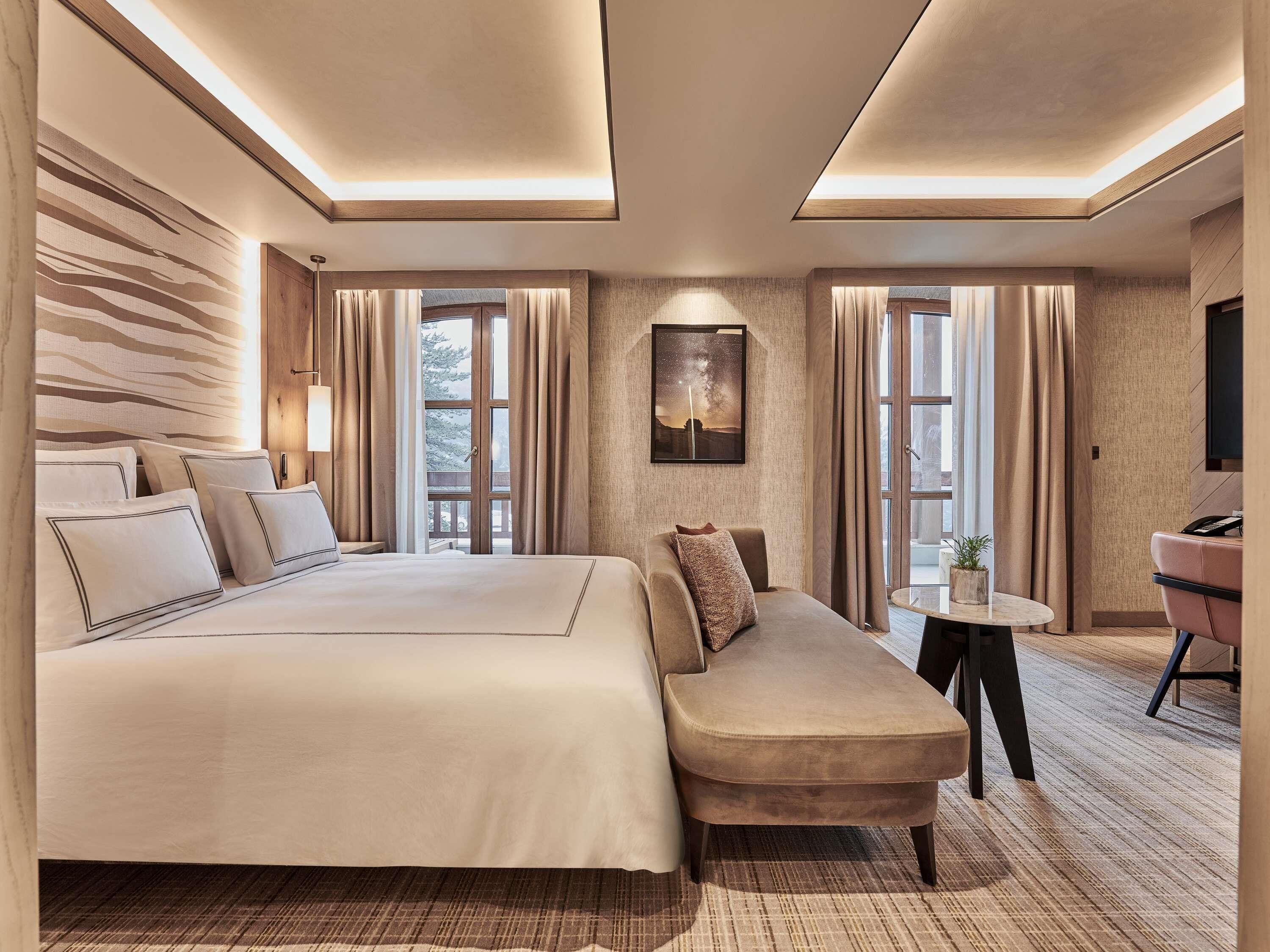 Literie de qualité supérieure, minibar, ameublement personnalisé, bureau