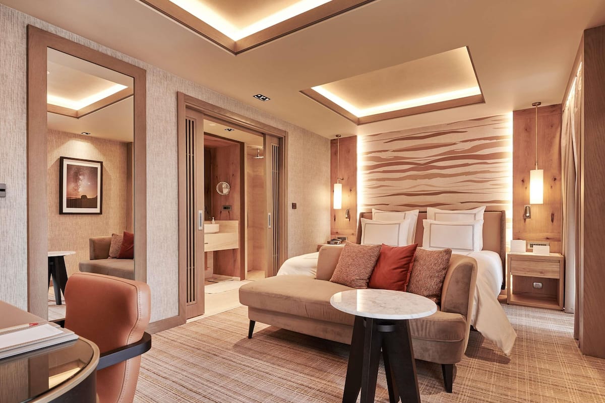 Superior Suite, 1 King Bed (Forest View)