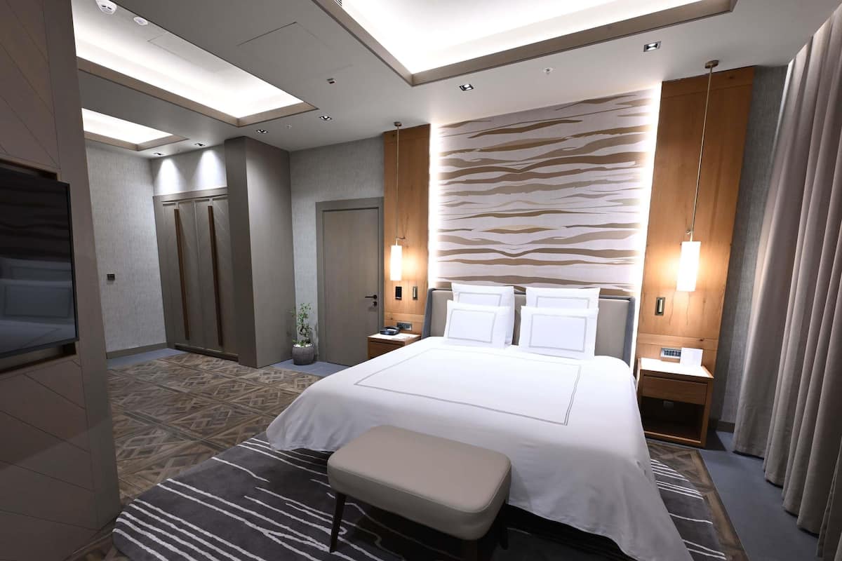 Premium bedding, minibar, individually furnished, desk