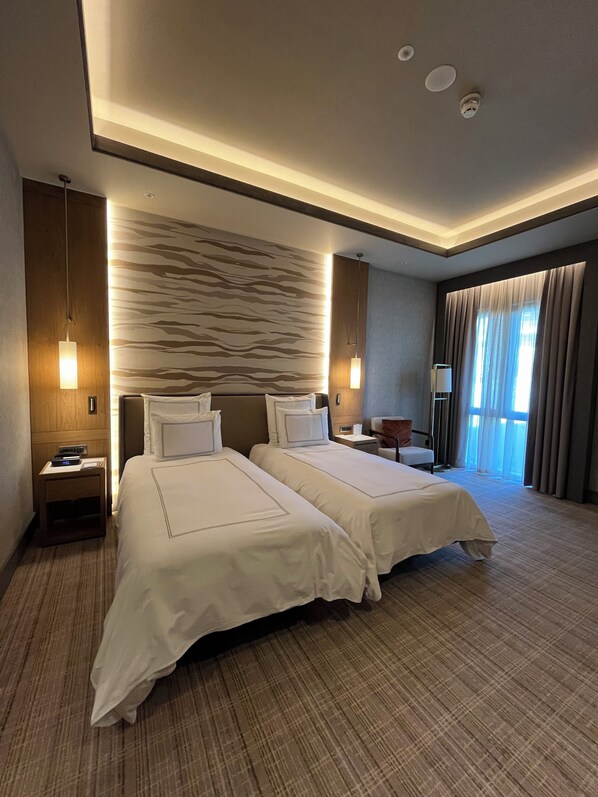 Executive Twin Room (Forest View) | Premium bedding, minibar, individually furnished, desk