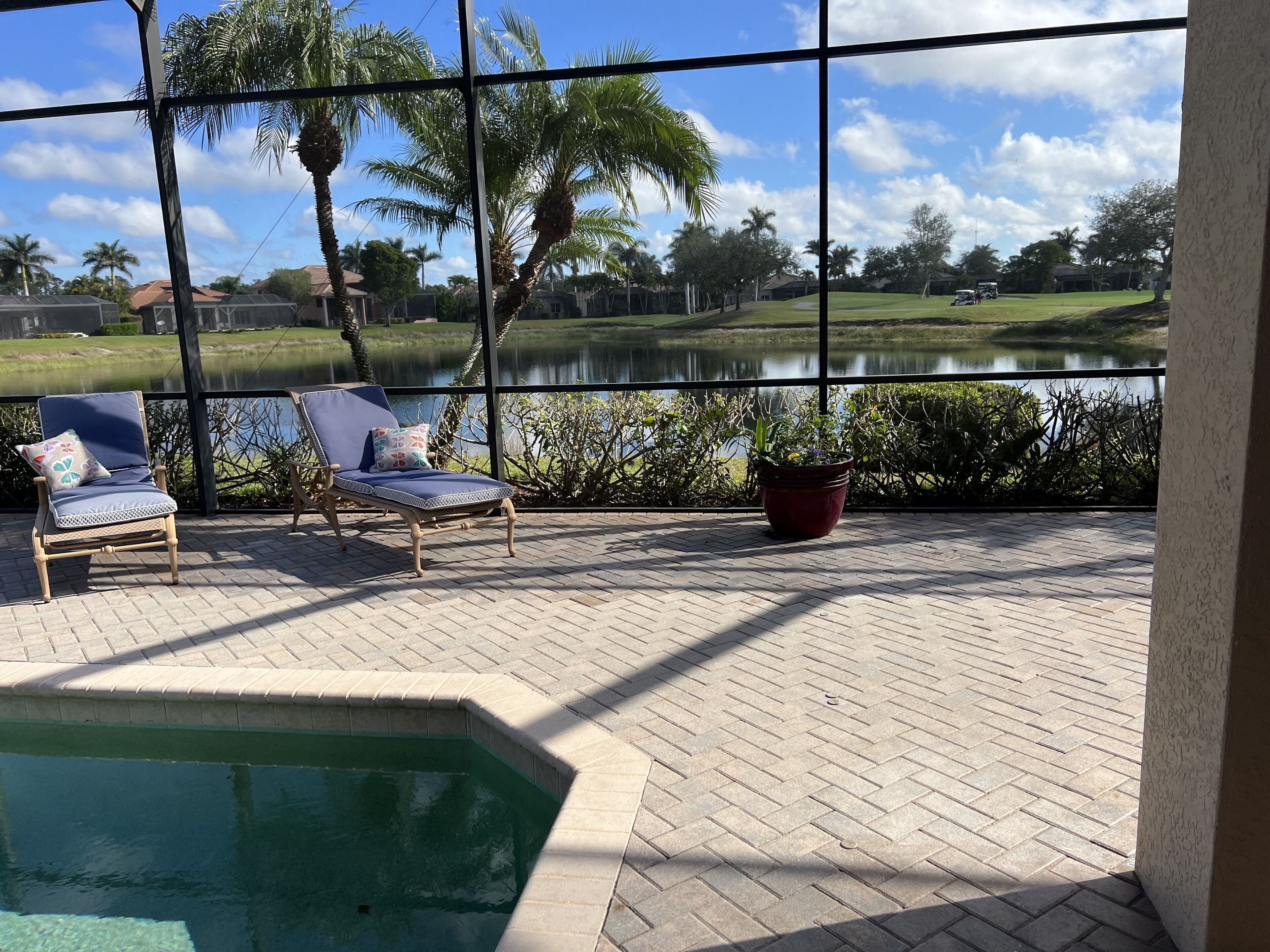 Resort Home with pool and golf course 10 minutes to Marco  or Naples Beaches!