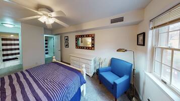 2 bedrooms, iron/ironing board, free WiFi, bed sheets