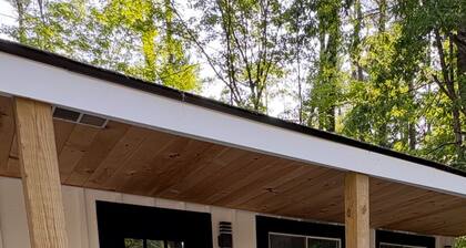 Saratoga Garden Motel - Room 9