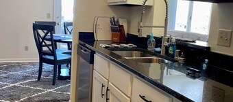 Beautiful 2 Bedroom 2 Bath Residence On The River