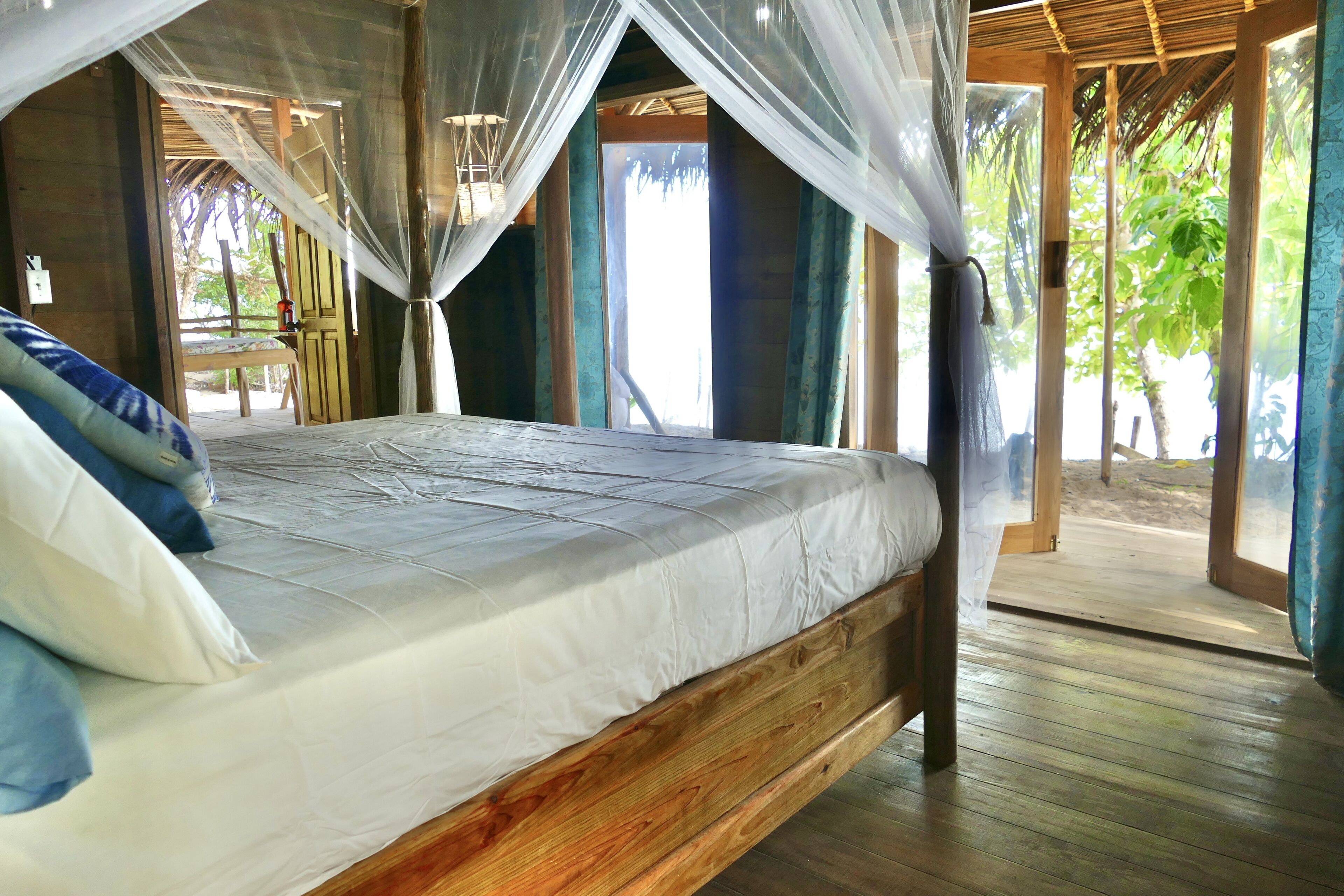 Casa La Vida - 1-bed Beachfront Bungalow