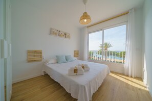 2 室のベッドルーム、アイロン / アイロン台、WiFi (無料)、ベッドシーツ