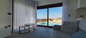 Smart TV, video games, books - Villa with sea view (Finestrat)
