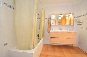 Badkar och handdukar
