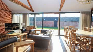 Cottage | Living area