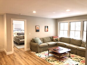 Smart-TV, DVD-Player, Stereoanlage