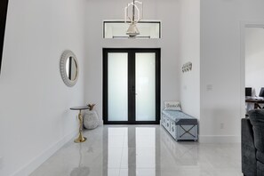 Interior - Villa Isla de Lilly - Luxury New Home with heated pool & man cave w/ billiards (Cape Coral)