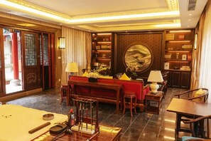 Unclassified image, 2 of 71, button - Taohuayuan Liu Contract Chun Inn (Taoyuan)