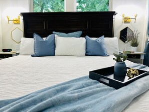 3 bedrooms, iron/ironing board, WiFi, bed sheets - NEW! Cityscape Haven near Alamodome, AT&T CTR, Riverwalk (San Antonio)