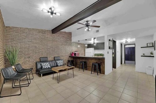 "Charming Urban Oasis"