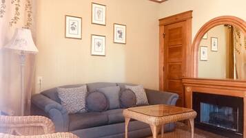 Télévision, cheminée