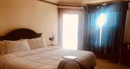 WALK TO OCEAN FROM OUR PREMIUM KING BED ROOMS