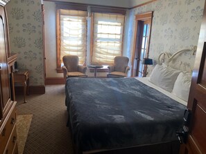 1 slaapkamer, een strijkplank/strijkijzer, wifi