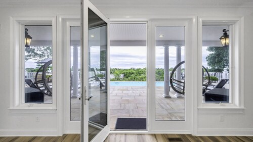 Luxurious Amagansett home perched on a hill, amazing views, exceptional...