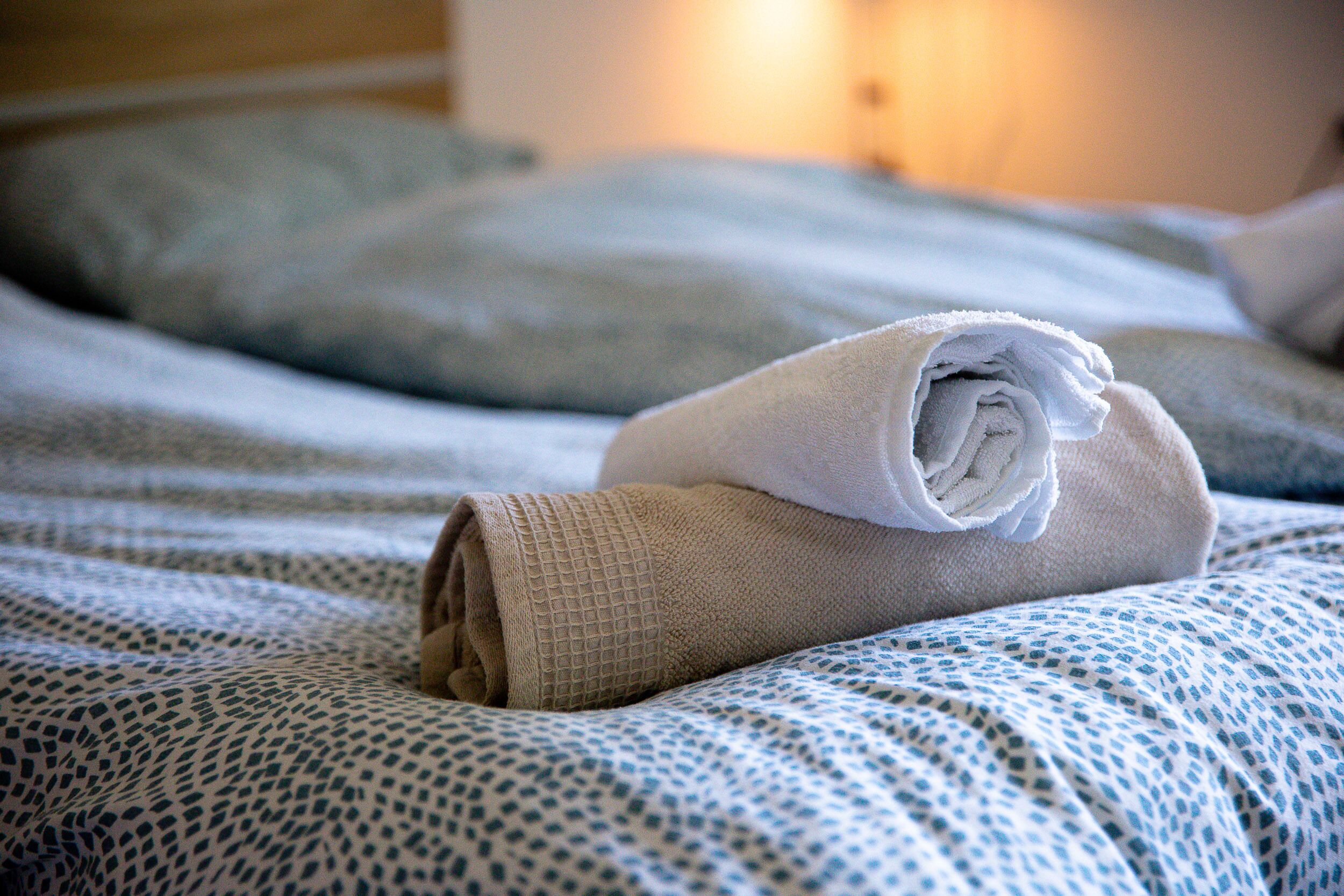 3 室のベッドルーム、デスク、旅行用ベビーベッド、WiFi (無料)