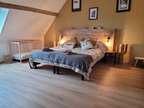 3 Schlafzimmer, Bügeleisen/Bügelbrett, Reisekinderbett, kostenloses WLAN