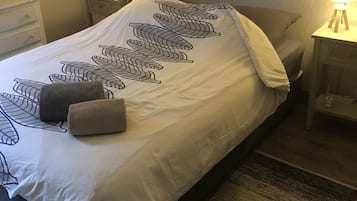 3 chambres, fer et planche à repasser, Wi-Fi gratuit, draps fournis