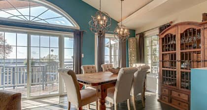 Lakefront View w Private BEACH! - Spacious Luxury Estate Home ~ Pet Friendly