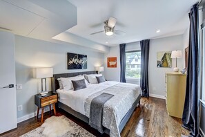 Apartment | Iron/ironing board, free WiFi - The Home Collection - 510 Queen Road (Charlotte)