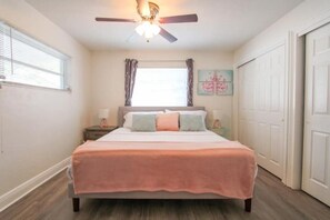 4 bedrooms, desk, iron/ironing board, WiFi