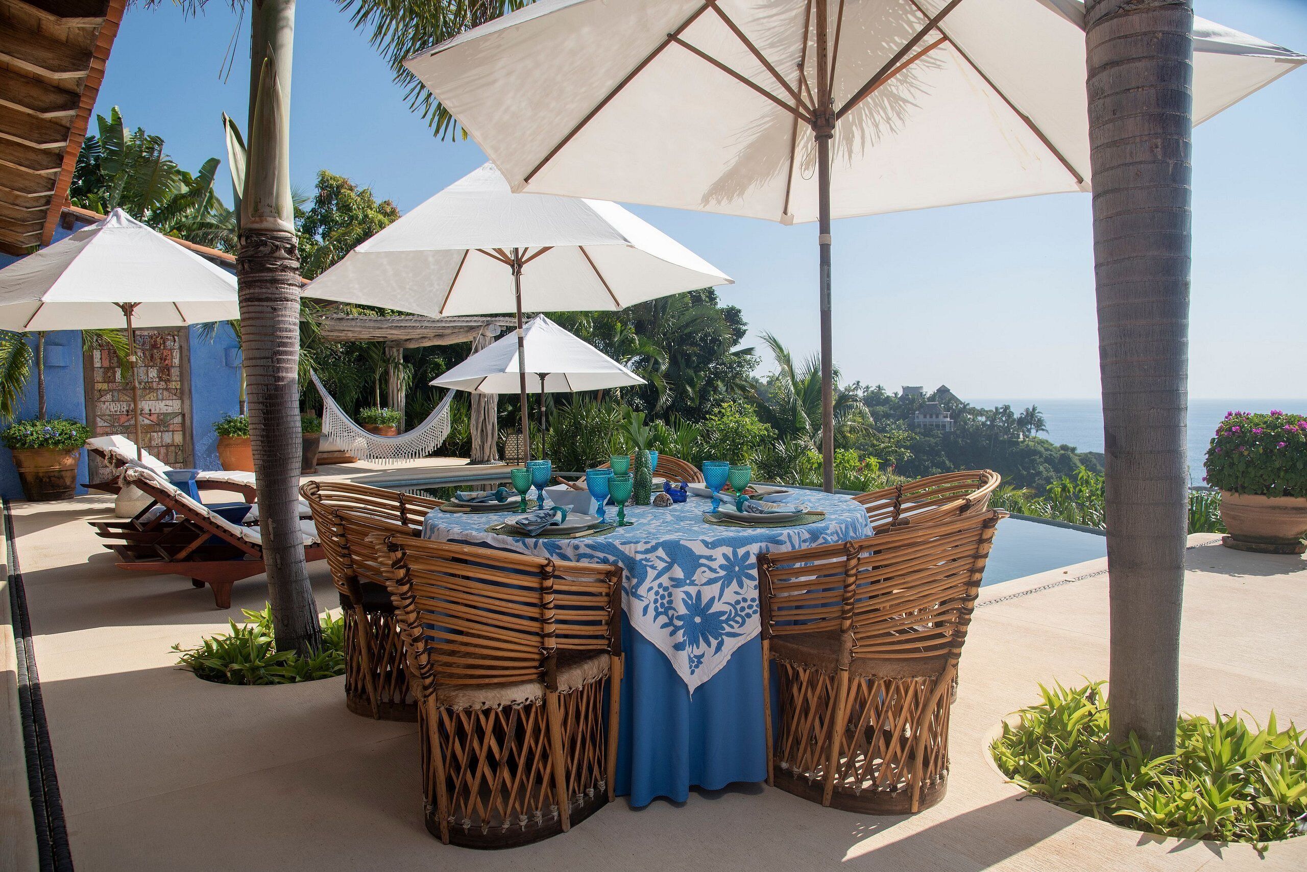 Villa | Restaurante al aire libre