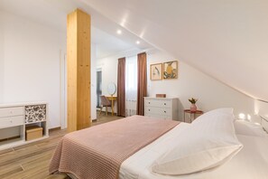 Villa, Multiple Beds