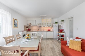 Villa, plusieurs lits | Restauration