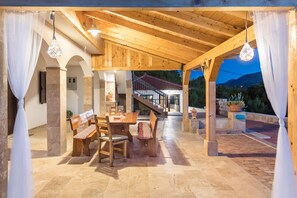 Villa, Mehrere Betten | Speisen im Freien