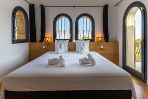 6 dormitoris, planxa i posts de planxar, un bressol de viatge i wifi 