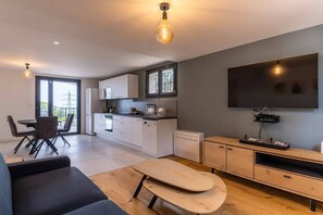 TV, fireplace, video games, books