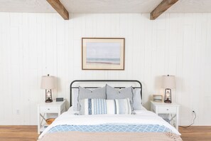 5 bedrooms, in-room safe, desk, iron/ironing board