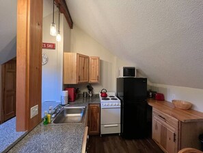 Utensilis de cuina, vaixella i coberteria