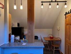 Cookware/dishes/utensils