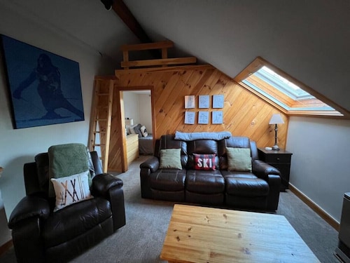 Summit Haus - Golf & Liftside Penthouse!