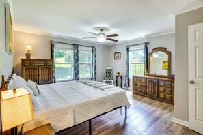 3 habitaciones, tabla de planchar con plancha, cuna de viaje y wifi