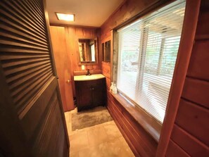 Interior - Rapid River Classic Cottage Retreat (Rapid City)