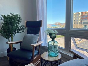 Interior - Scenic Bay View Condo in Traverse City (Traverse City)