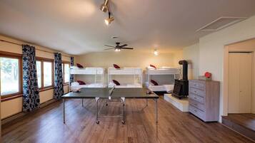 3 bedrooms, iron/ironing board, travel crib, WiFi