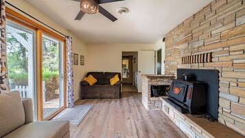 TV, peis og kontorer